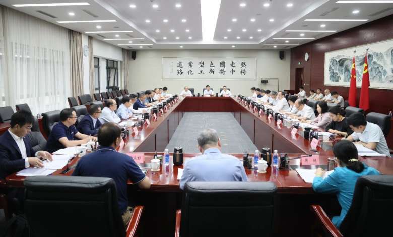 188金宝搏国际
副董事长徐翔受邀参加工信部第十五次制造业企业座谈会  